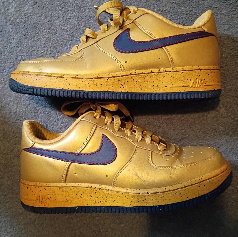 Youth Size 7 Barkley Nike Air Force 1